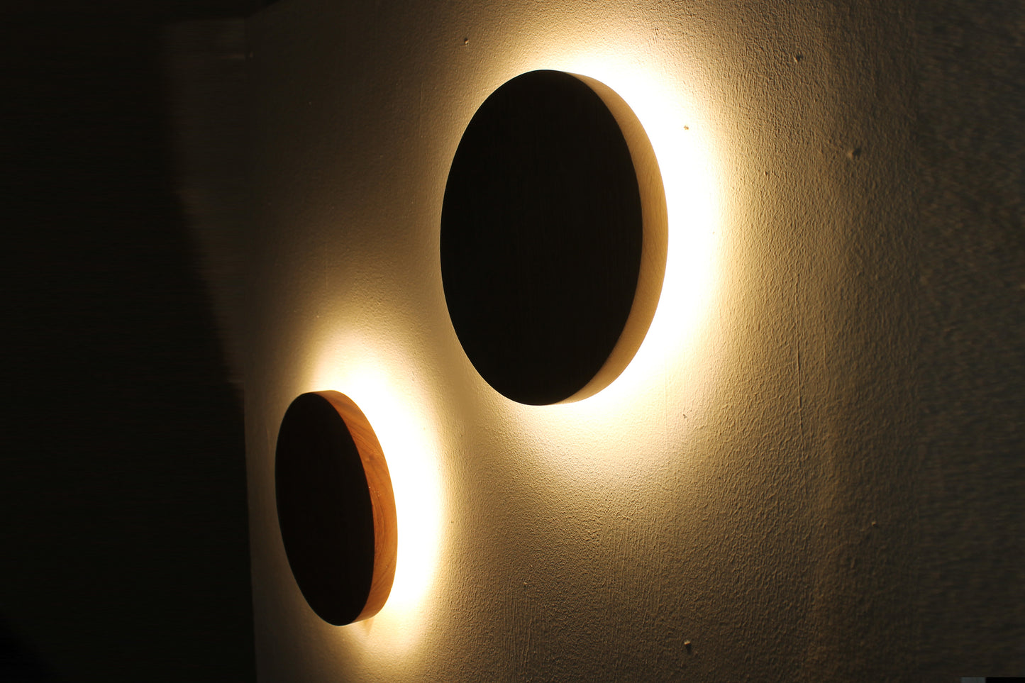 Circle wall light