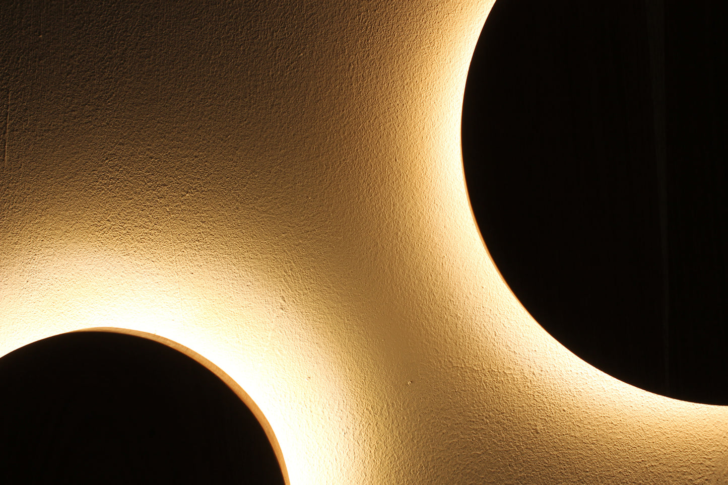 Circle wall light
