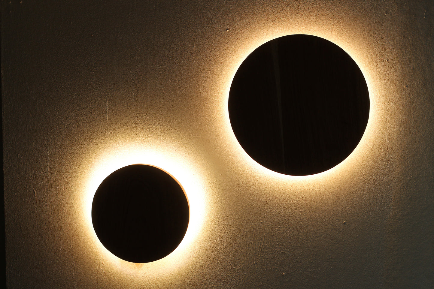 Circle wall light